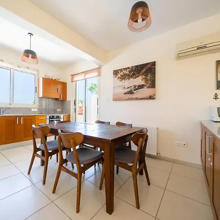 Atlantica 4 Bedroom Near The Protaras
