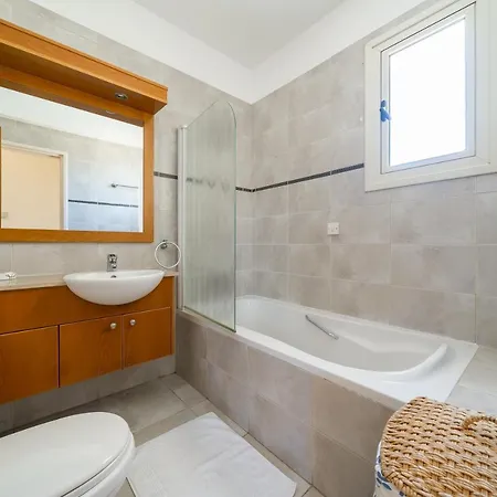 Atlantica 4 Bedroom Near The * Protaras