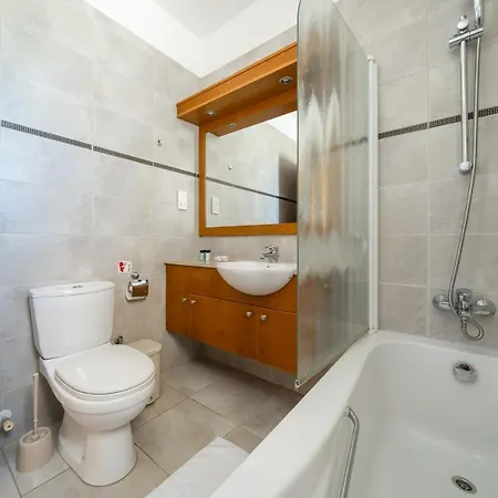 Atlantica 4 Bedroom Near The