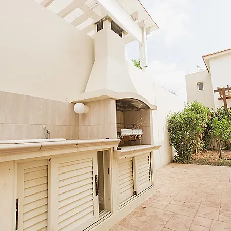 Villa Atlantica 4 Bedroom Near The Protaras
