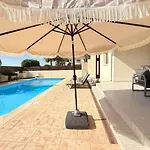 Atlantica 4 Bedroom Near The 别墅 *
