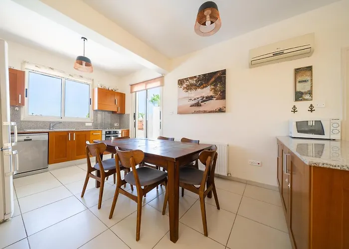 Atlantica 4 Bedroom Near The Protarász