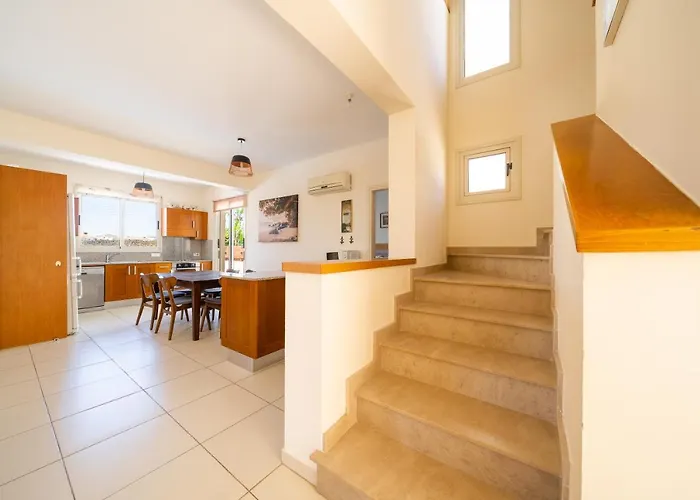 Atlantica 4 Bedroom Near The Willa Protaras