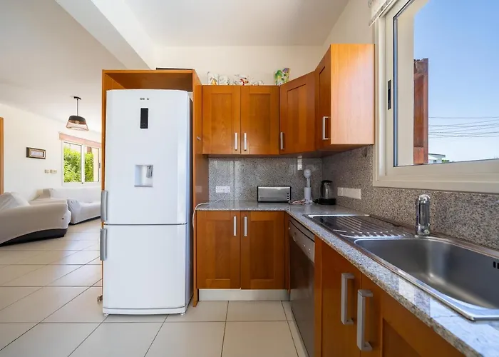 Willa Atlantica 4 Bedroom Near The Protaras